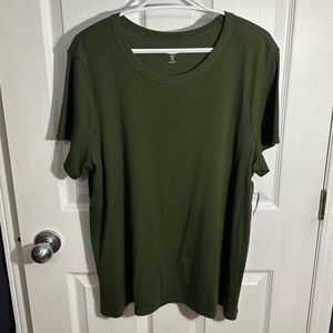💙 3/20$ new with tags slim fit hunter green tee shirt